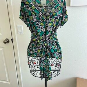 Geometric Green and Black top